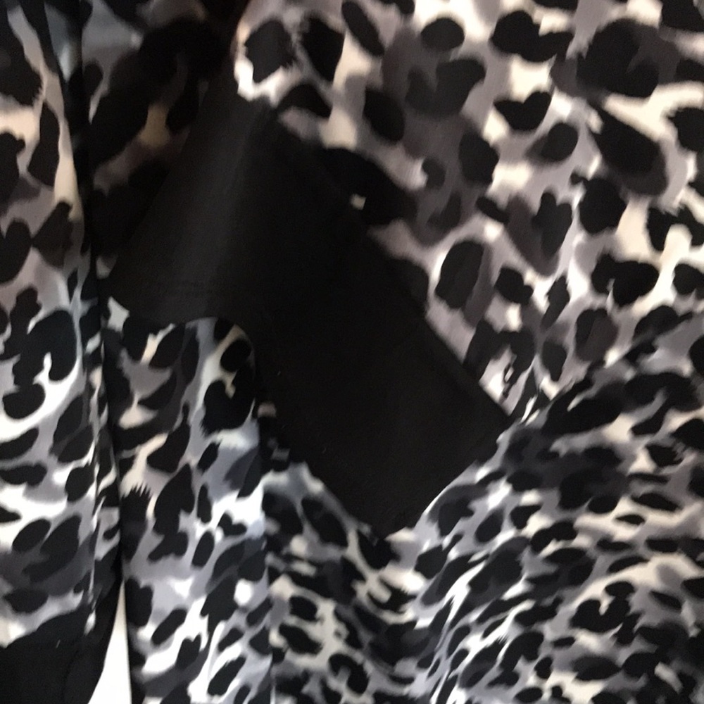 #160)🖤Stlye&Co  animal print tunic/blouse - Picture 5 of 8
